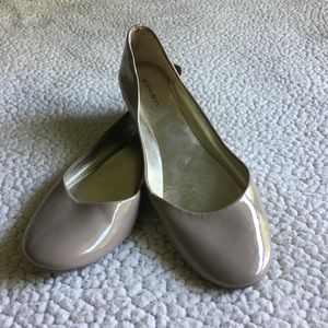 Tan flats